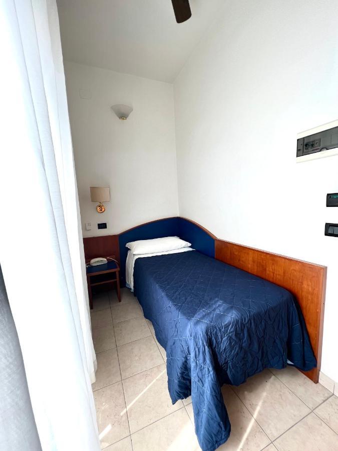 Hotel B&B Montecarlo Μιλάνο Μαριτίμα Εξωτερικό φωτογραφία