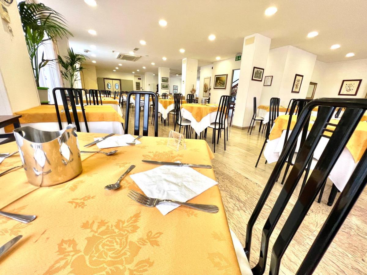 Hotel B&B Montecarlo Μιλάνο Μαριτίμα Εξωτερικό φωτογραφία